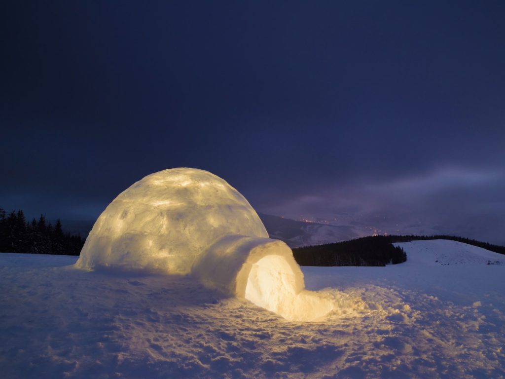 Absinthe Boréale 02 igloo ice cosy shelter 1200x900 - Maison Crivelli